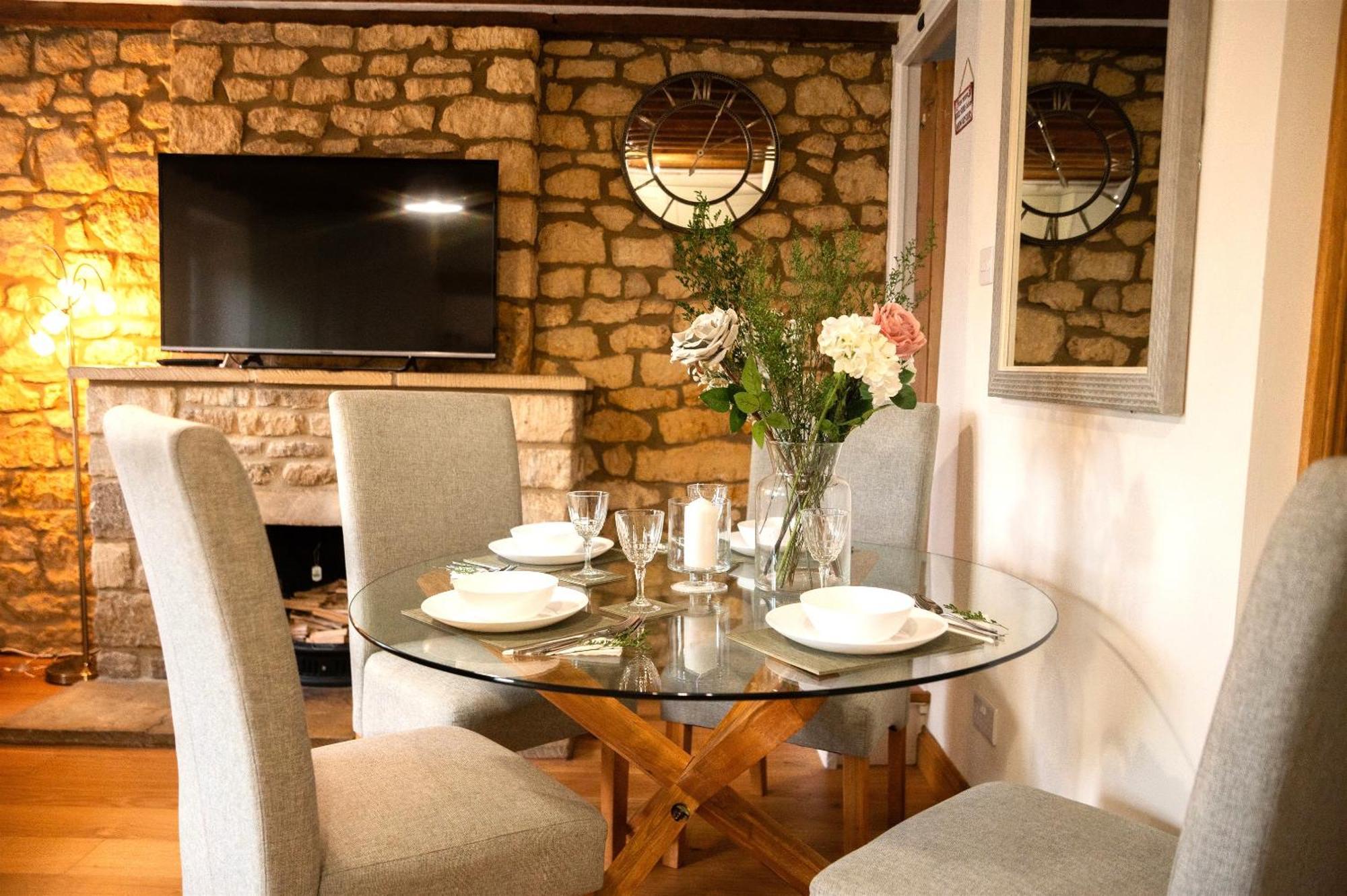2 Bedroom Charming & Luxury Malt Cottage, Garden, Netflix, Free Parking Bourton-on-the-Water Buitenkant foto